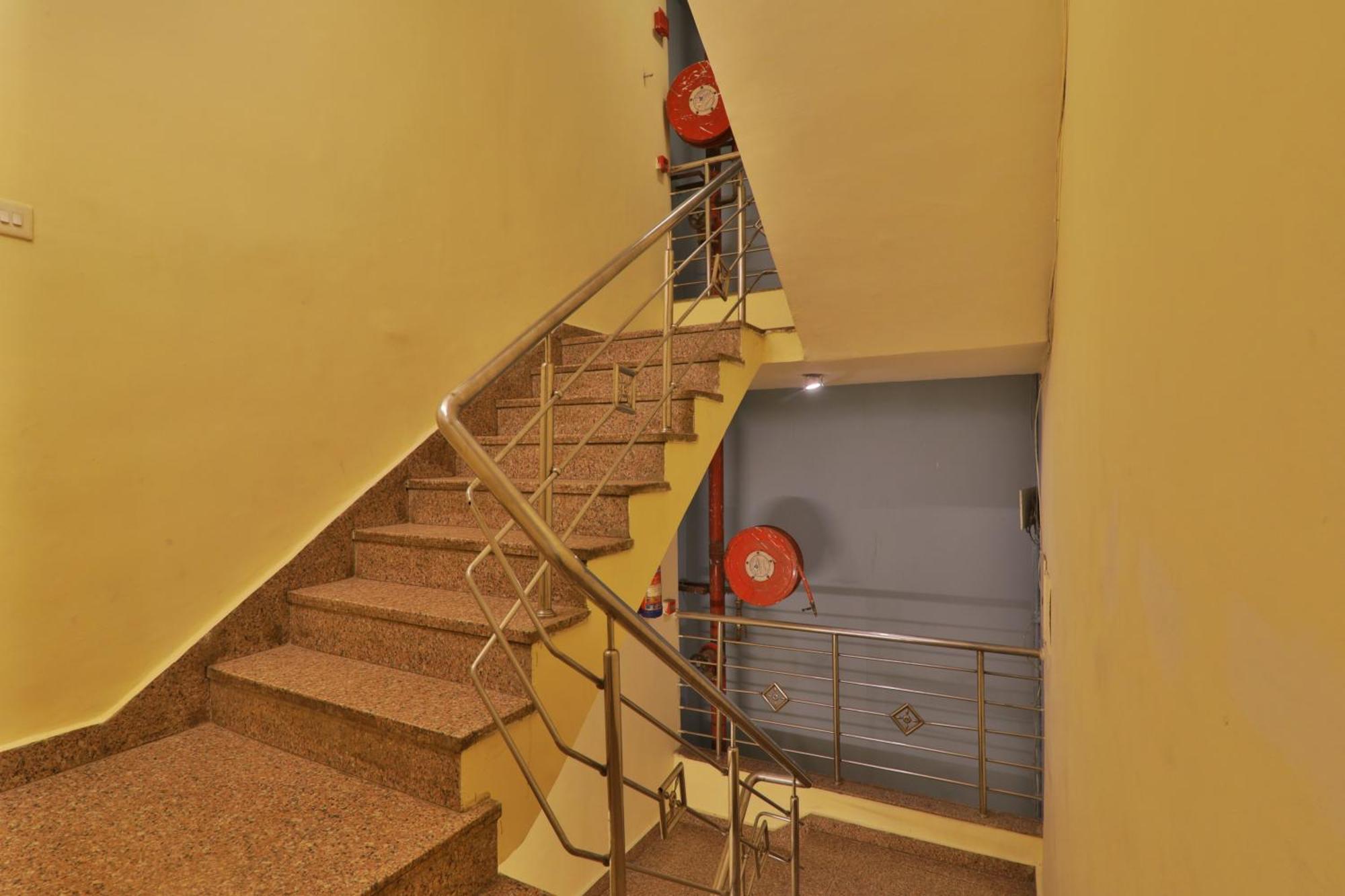 Hotel Janki Inn Sigra 2 Km From Kashi Vishwanath Dham Варанасі Екстер'єр фото