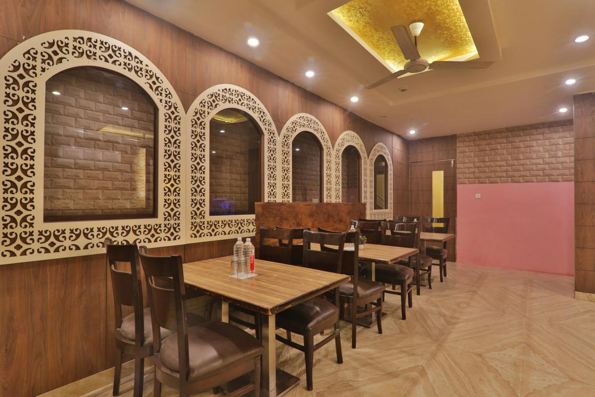 Hotel Janki Inn Sigra 2 Km From Kashi Vishwanath Dham Варанасі Екстер'єр фото