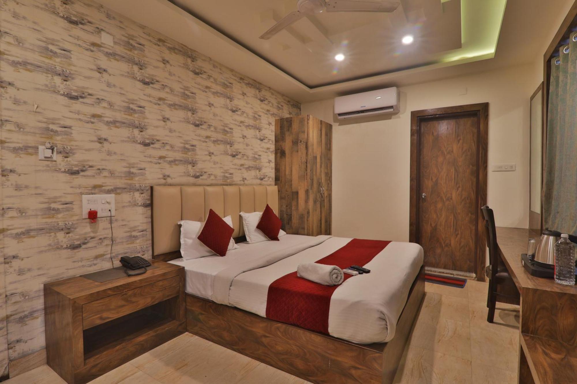Hotel Janki Inn Sigra 2 Km From Kashi Vishwanath Dham Варанасі Екстер'єр фото