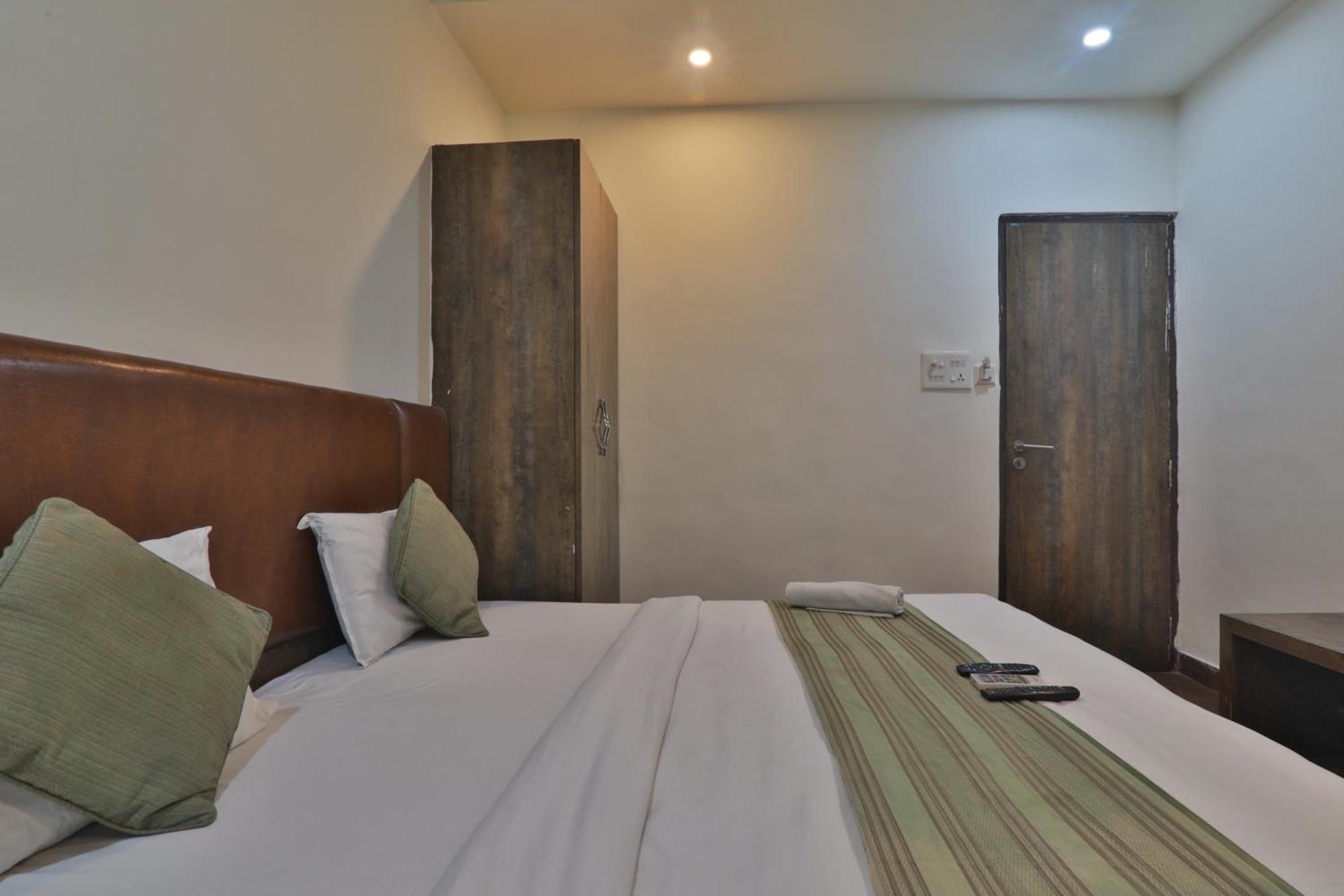 Hotel Janki Inn Sigra 2 Km From Kashi Vishwanath Dham Варанасі Екстер'єр фото