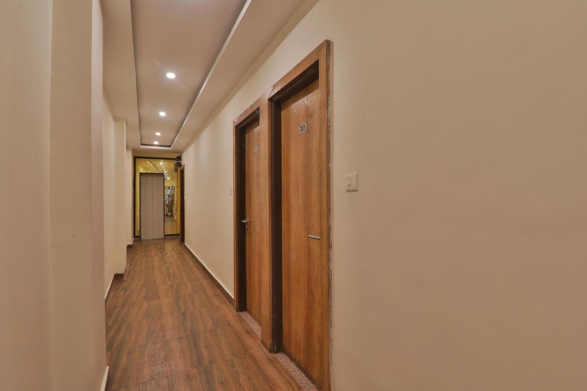 Hotel Janki Inn Sigra 2 Km From Kashi Vishwanath Dham Варанасі Екстер'єр фото